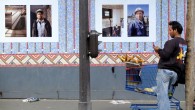 10 portraits des ouvriers du Louxor exposés sur les palissades.